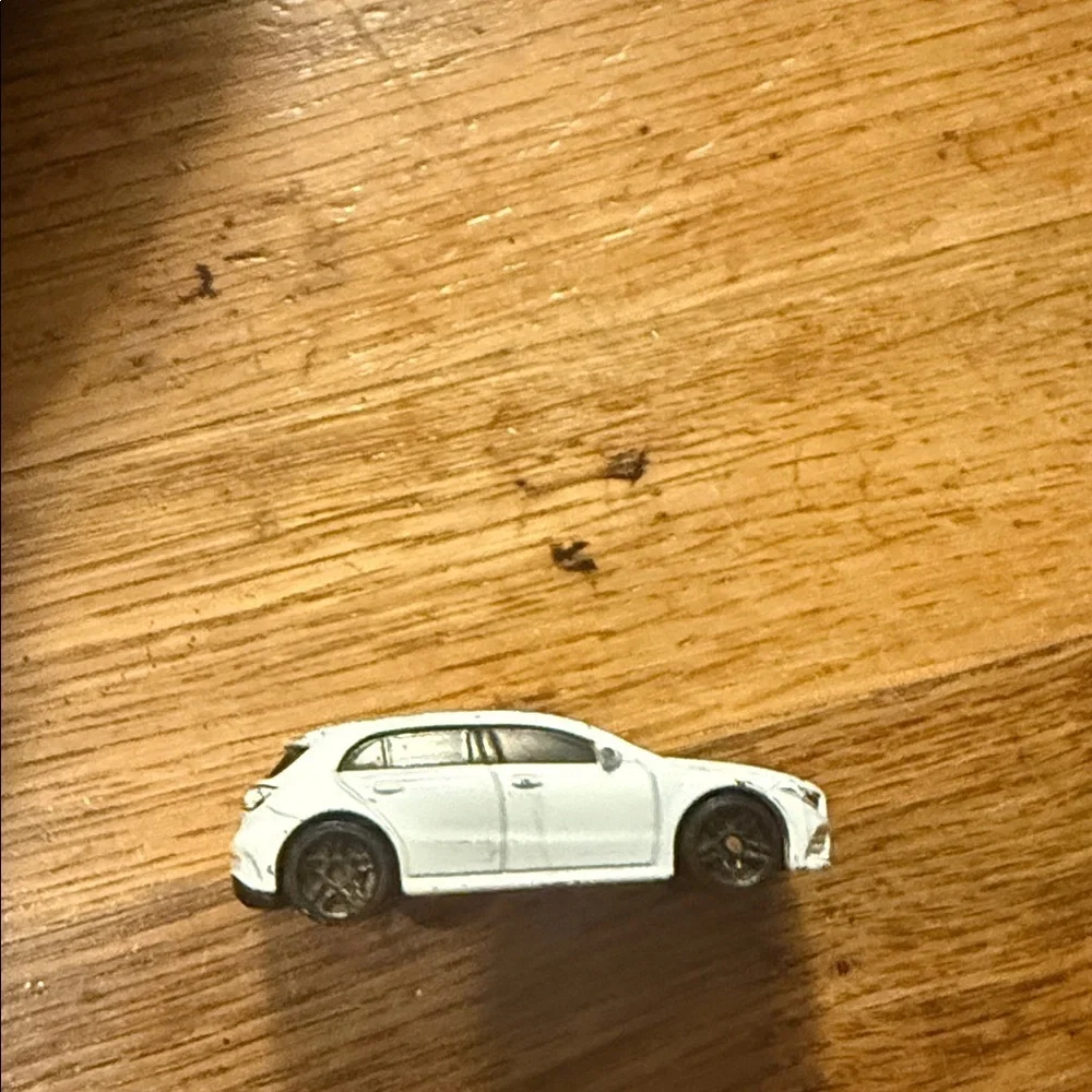 Hot Wheels 2019 Mercedes Benz